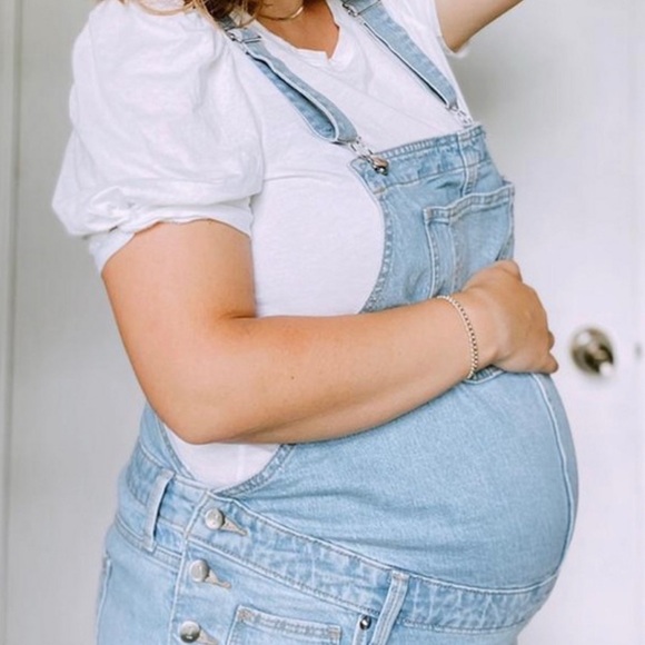 Isabel by Ingrid and Isabel Mini MaternityWomen's Light wash Denim Overalls Sz 6 - Picture 2 of 8
